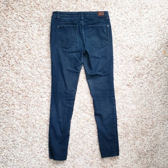 Jessica Simpson Kiss Me Jegging Jeans - Picture 2 of 6